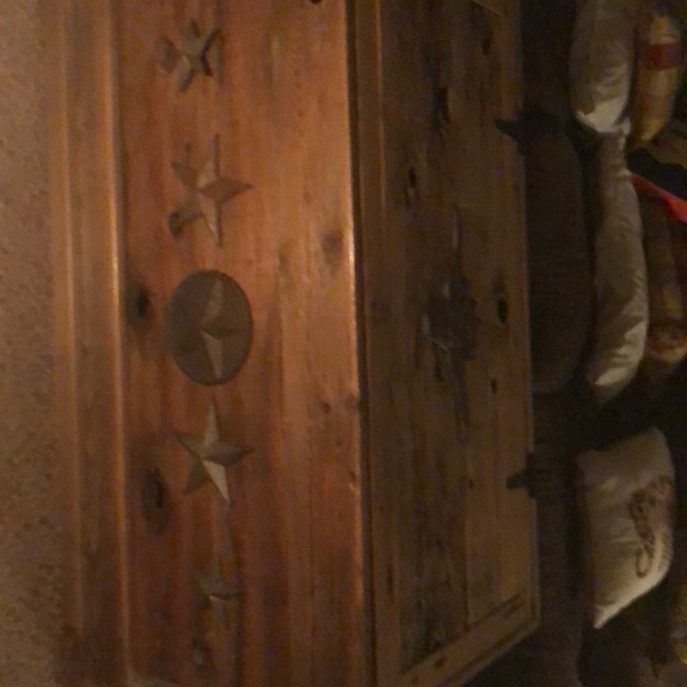 Cedar Chest - Picture 3 of 11